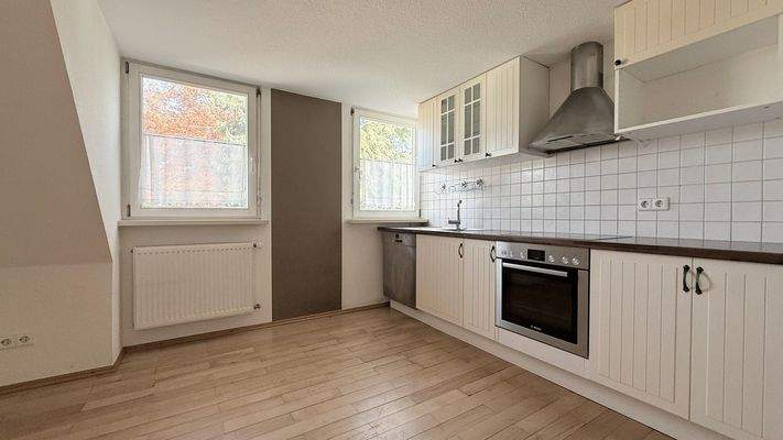 Küche mit Einbauküchenzeile