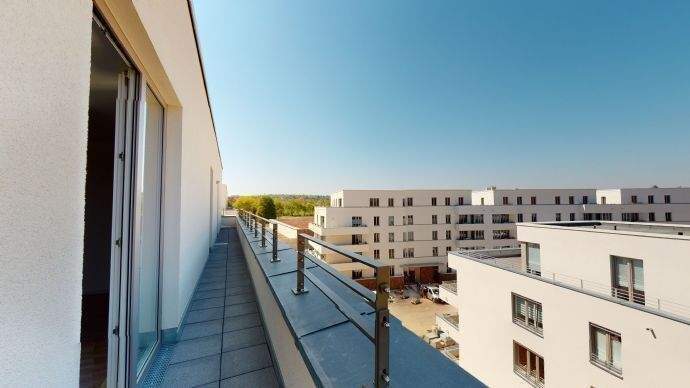 Blick von seitlicher Terrasse