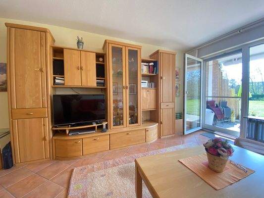 geräumige Schrankwand