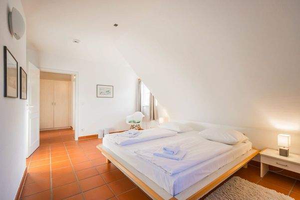 Schlafzimmer (in 2 Räume teilbar)