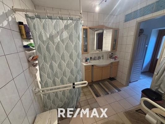 Sanitärbereich - DK und WC behindertengerecht