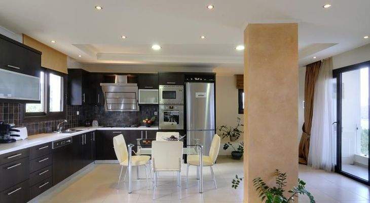 Haus auf Kreta mit Panoramablick auf die Bucht von Elounda