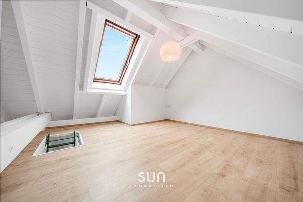 EMPORE IM DACHGESCHOSS