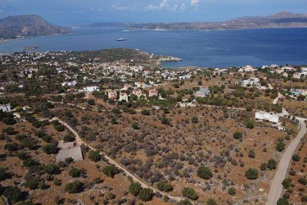 Kreta, Kokkino Chorio: Malerisches Grundstück mit Meerblick und Baurechten zu verkaufen