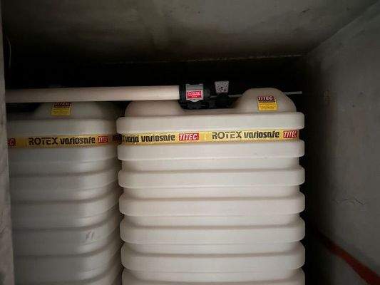 Öltanks  im Tankraum.jpg