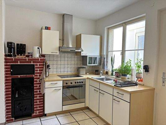 Helle Küche im Erdgeschoss