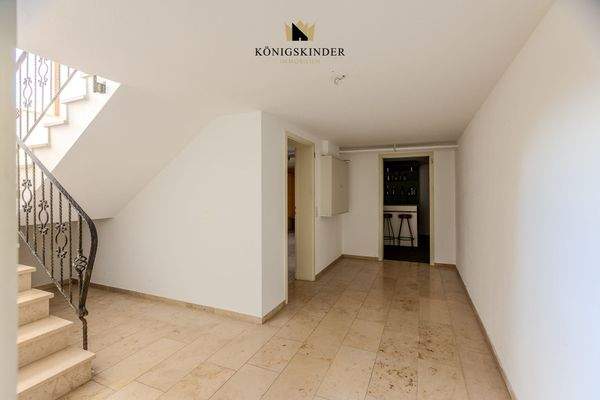 ...gehen wir nach unten ins Untergeschoss...