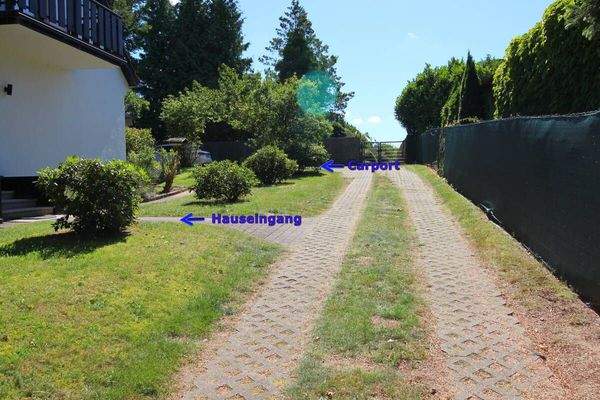 Hauszugang und Carportzuwegung