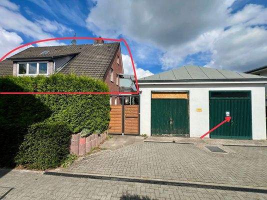 Ansicht Südost mit Garage
