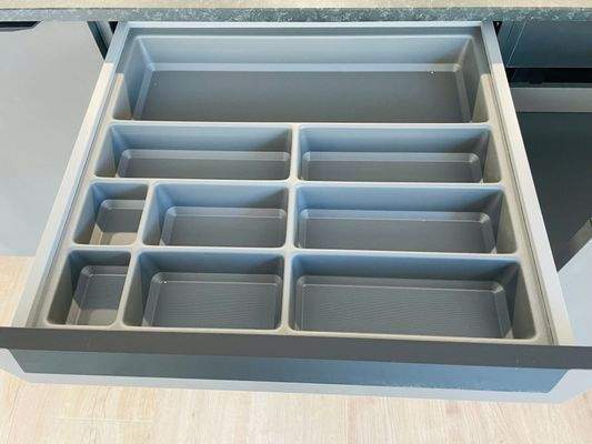 Besteckkasten mit viel Platz