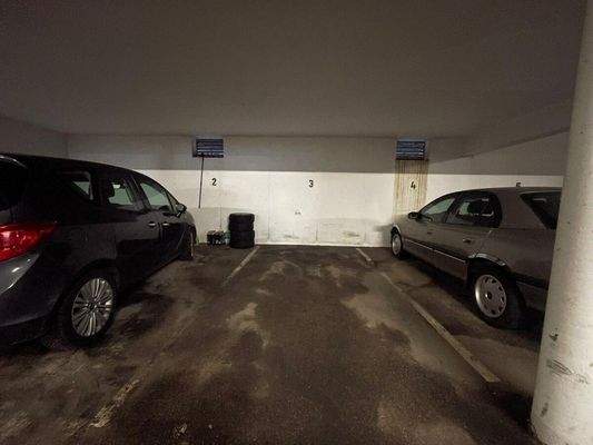 Tiefgaragenstellplatz