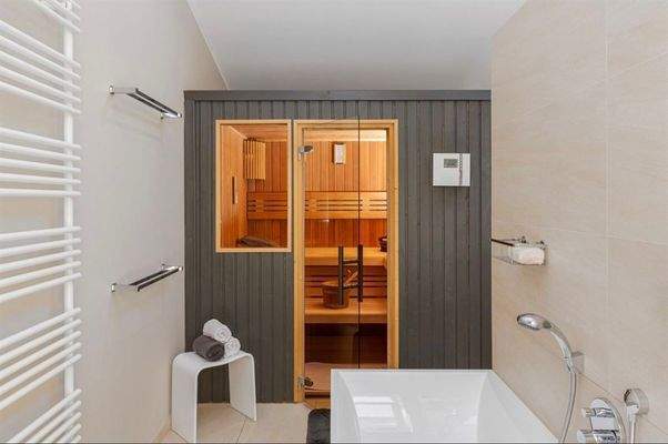 Badezimmer und Sauna