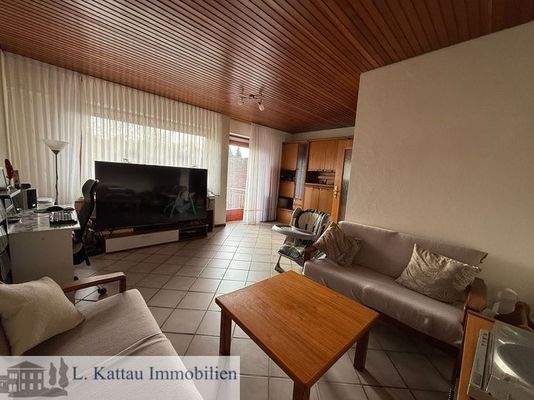 Wohn- und Essbereich mit Zugang zu Terrasse