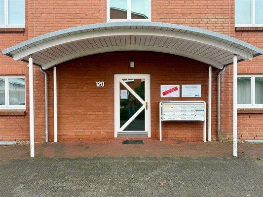 Hauseingang Gebäuderückseite