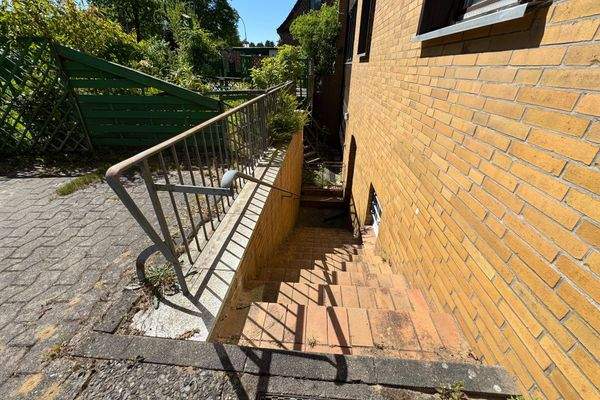 Außentreppe zum Keller