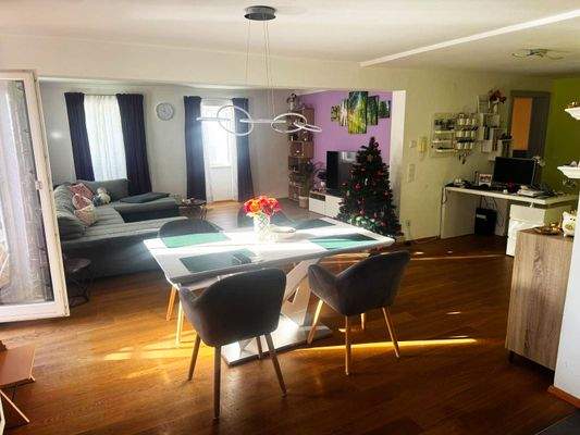 Wohnen- und Essbereich