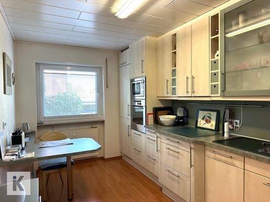 10 Küche mit Essplatz