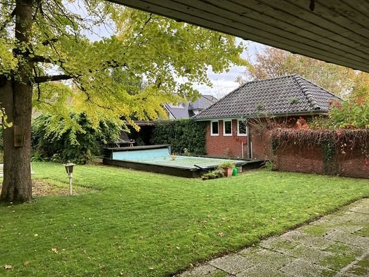 Gartenhaus und Pool