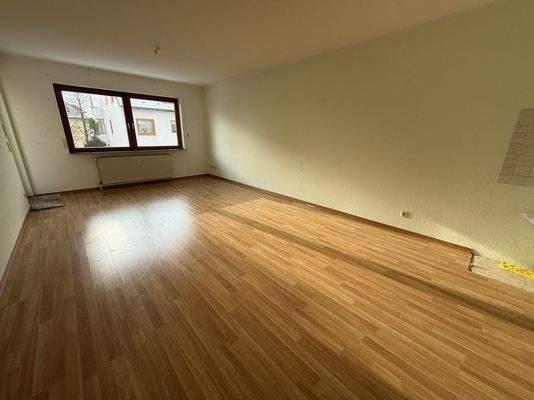 Wohnzimmer mit Balkon