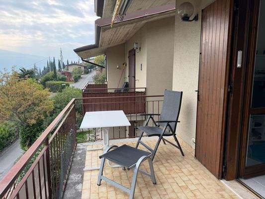 Balkon Wohnbereich.JPG