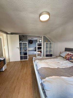 Schlafzimmer mit Ankleide