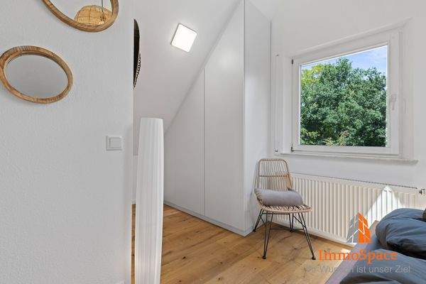 Ankleide im Schlafzimmer