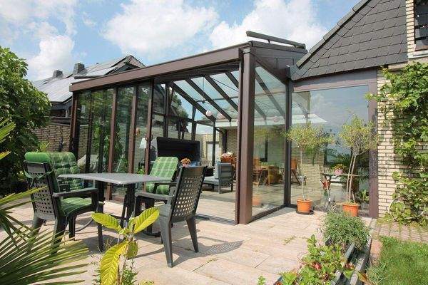 Terrasse und Wintergarten