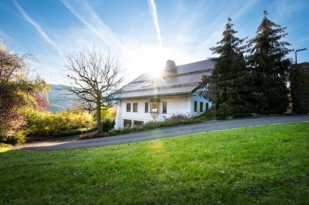 Harmonische Architektur im modernen Landhausstil 