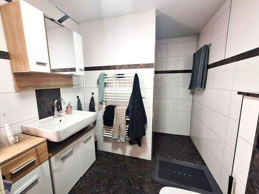 Bad Wohnung EG Mitte