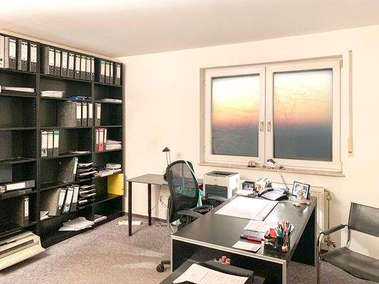 Büroeinheit, untere Wohnungsebene, aktuell vermietet.