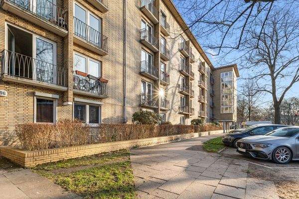 Frontansicht des Mehrfamilienhauses