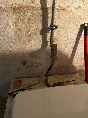 Gasanschluss im Keller