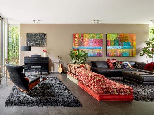 Der Wohnraum lässt aufgrund seiner Größe keine Wünsche offen und lässt sich ohne großen Aufwand an Ihre geschmacklichen Bedarfe anpassen