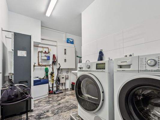 EG - Technikraum und Garage_1