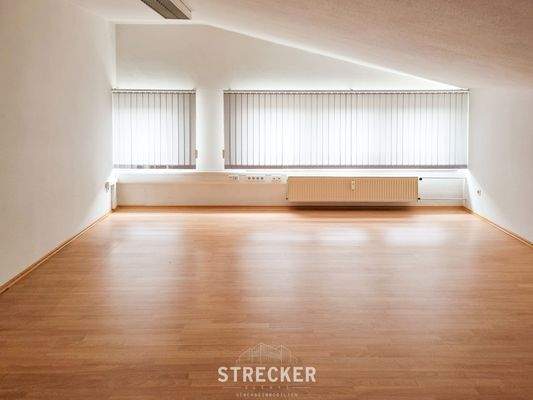 Büro im OG