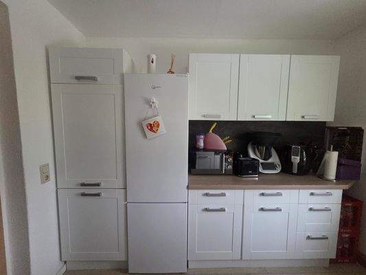 Einbauküche (Kühlschrank nicht inkl.)