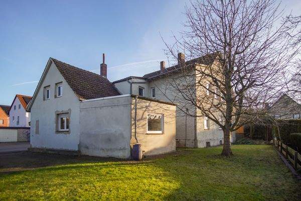 Rückansicht Haus und Garten