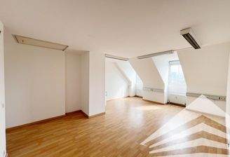 Empfang mit Teeküchenecke 38 m²