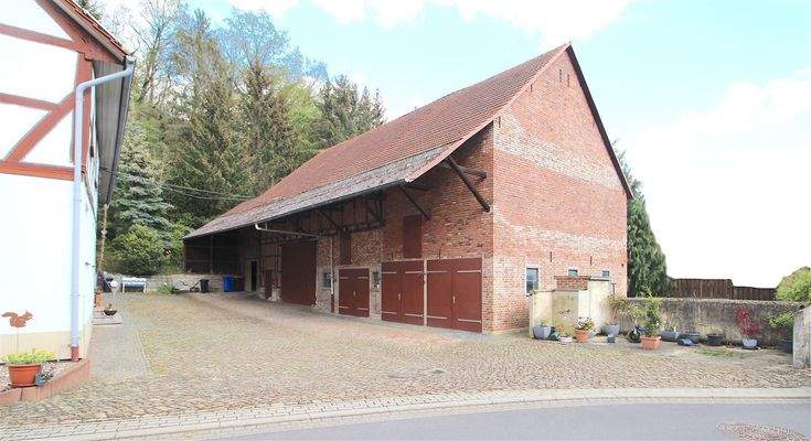 Scheunengebäude mit ehemaliger Miste