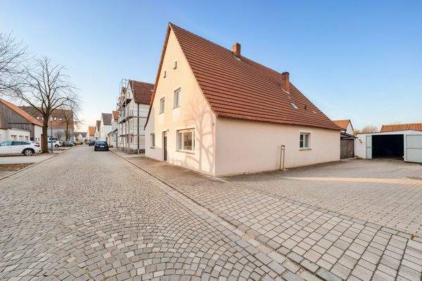 Außenanischt - (KI generiert)