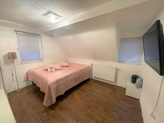 Schlafzimmer DG