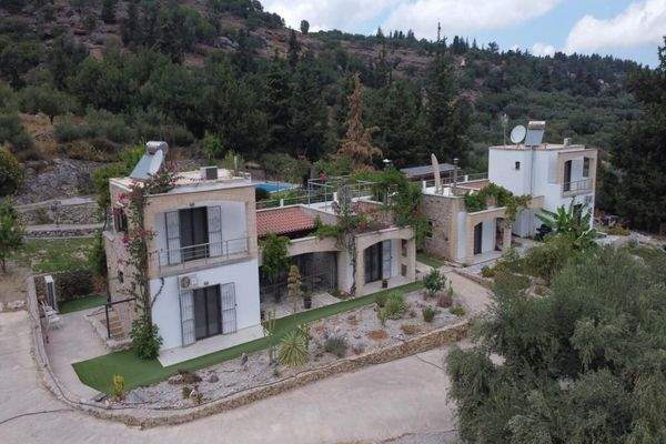 Kreta, Pemonia: Ruhiges und weitläufiges Anwesen zu verkaufen