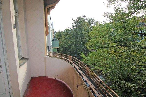 Balkon mit Grünblick