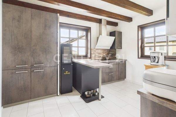 Küche mit viel Tageslicht & Blick ins Grüne