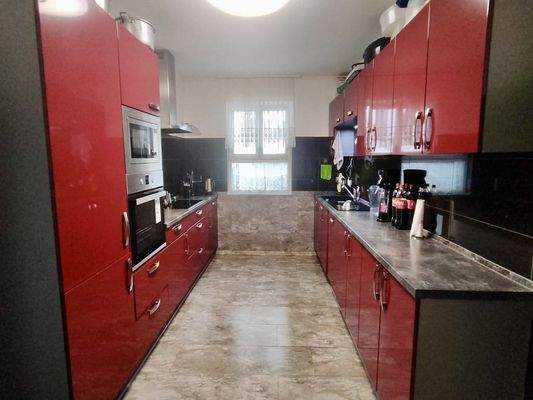 Schöne Einbauküche Hauptwohnung