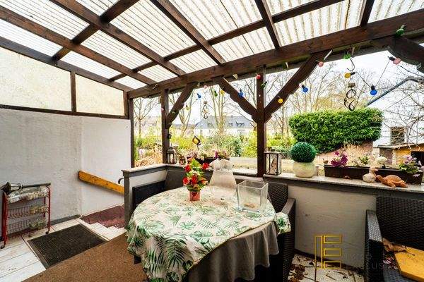 die überdachte Terrasse