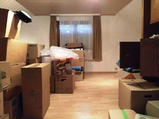 DG_Zimmer 2 / Laminatfußboden