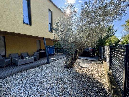 8925dba5-2e5d-49ba-8575-58e4c1a93f67