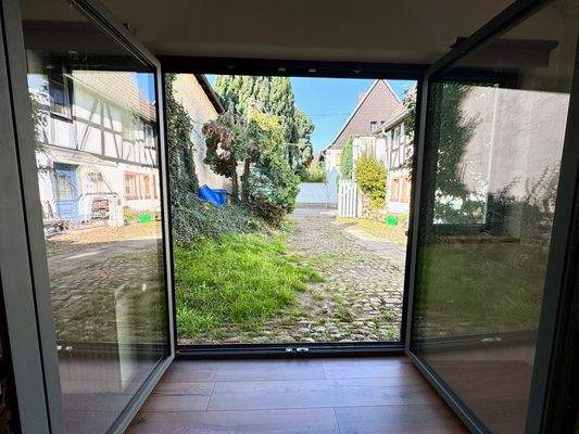 B12 Ausblick Hof ELW.jpg