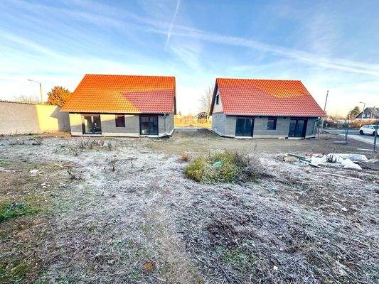 Rückansicht + Ansicht Grundstück